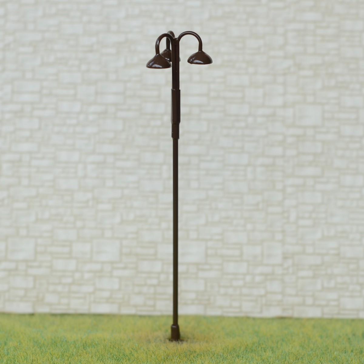 2 x OO / HO scale LED street light Model Train Railroad path lamp post #703BR